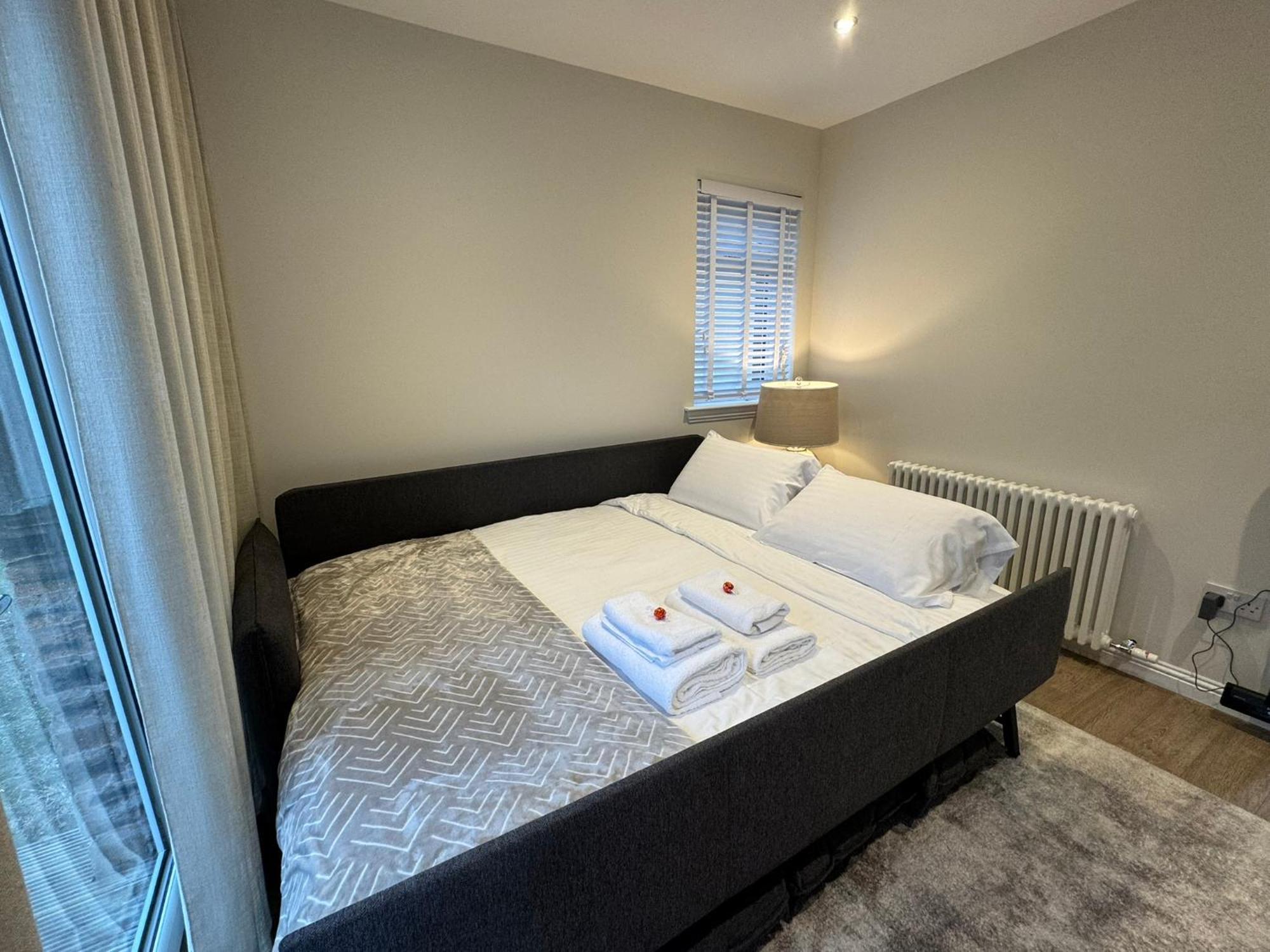 Luxury 2 Bedroom Cottage West Calder Extérieur photo